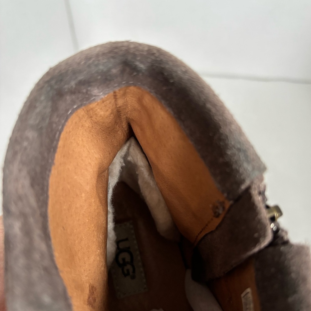 UGG Moccasin Ankle Boot Womens Size 8.5 Taupe Brown Suede Slouch Reid Bootie - Picture 3 of 8
